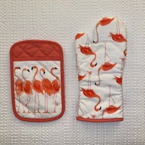 Kate Spade Flamingo Oven Mitt & Pot Holder Set